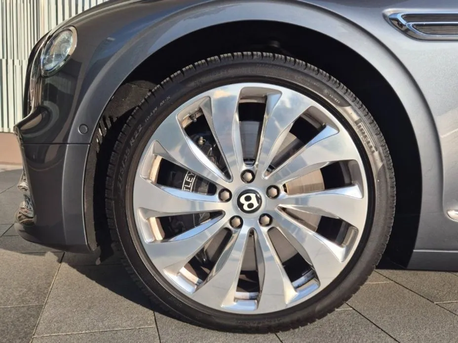 Bentley Flying Spur — фото 2
