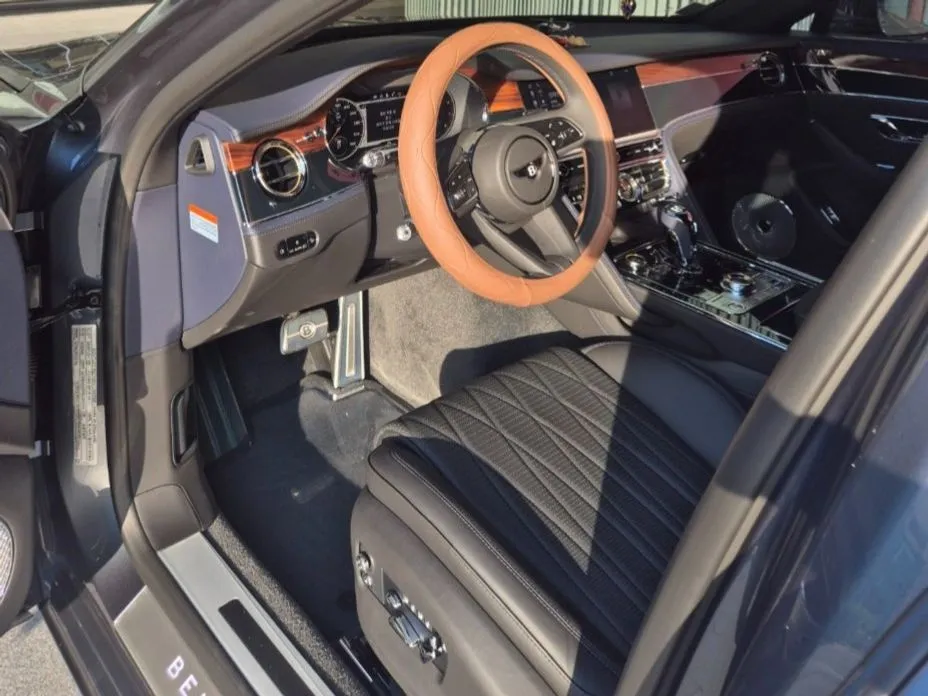 Bentley Flying Spur — фото 5