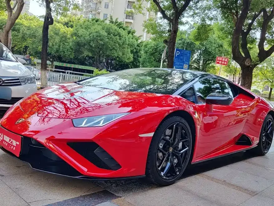 Lamborghini Huracan — фото 1