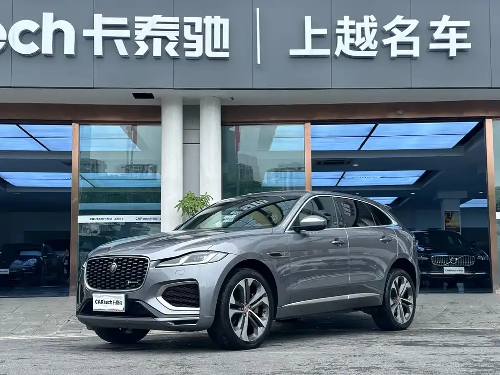Jaguar F-PACE — фото 1