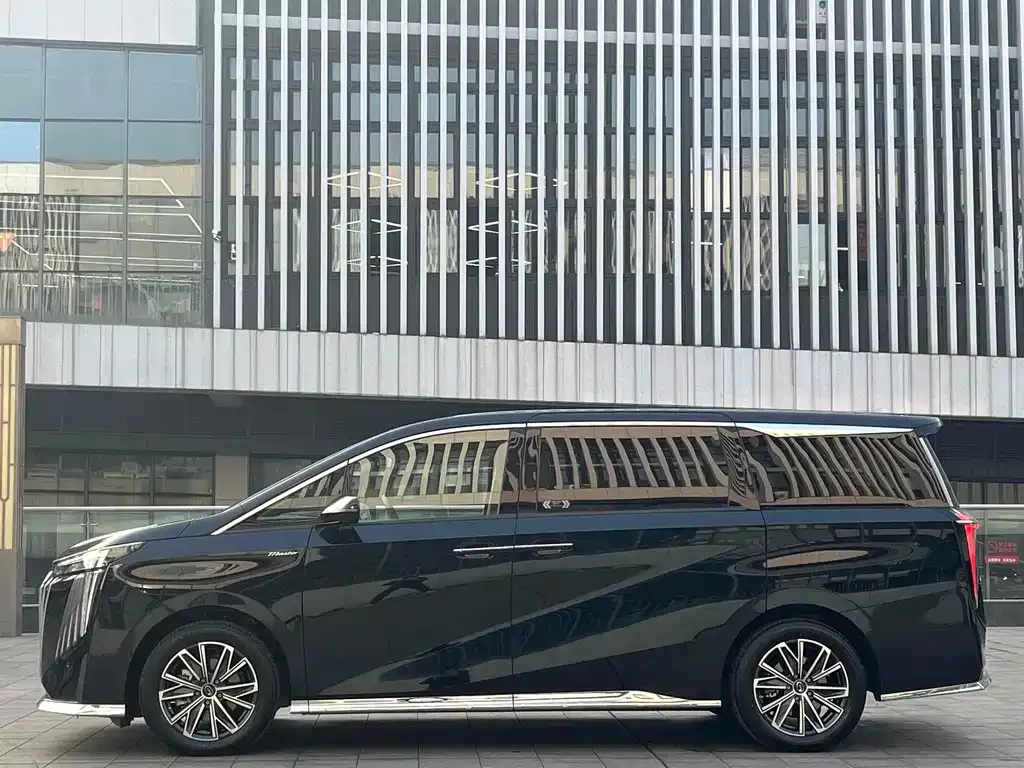 GAC Motor Trumpchi M8 — фото 2