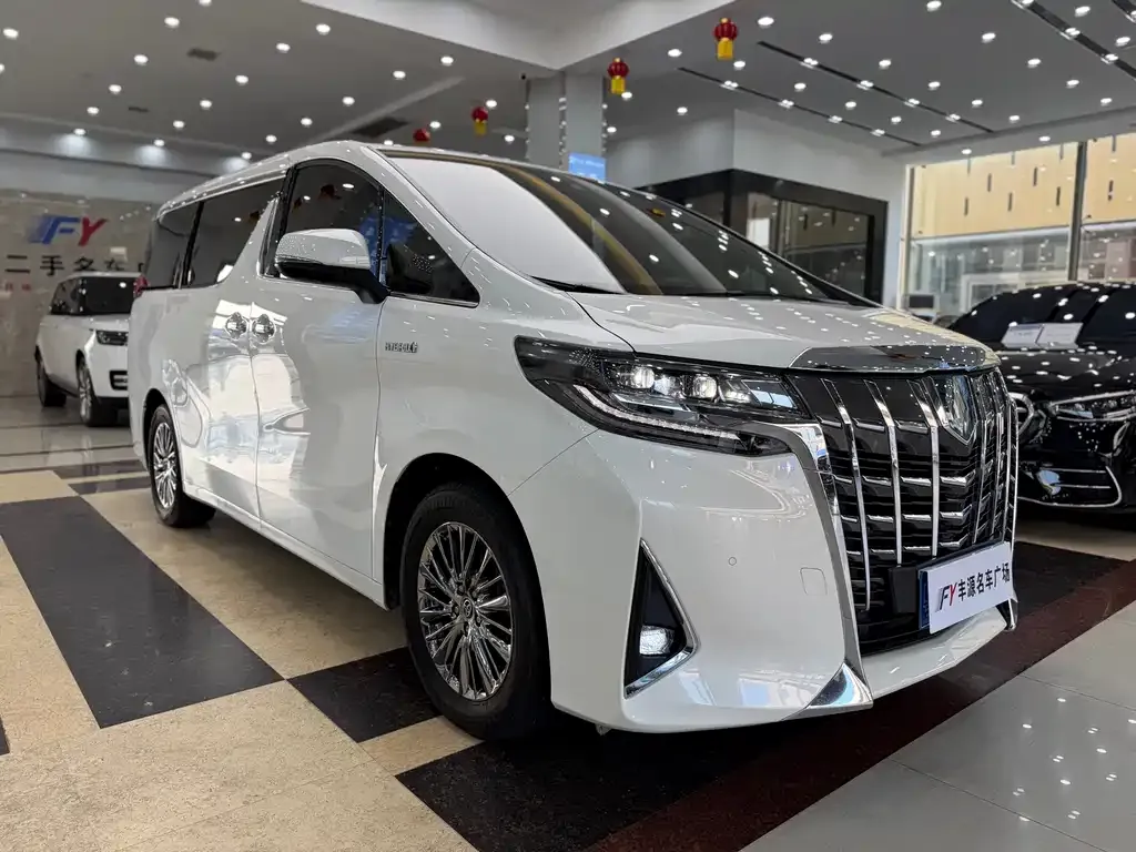Toyota Alphard — фото 3