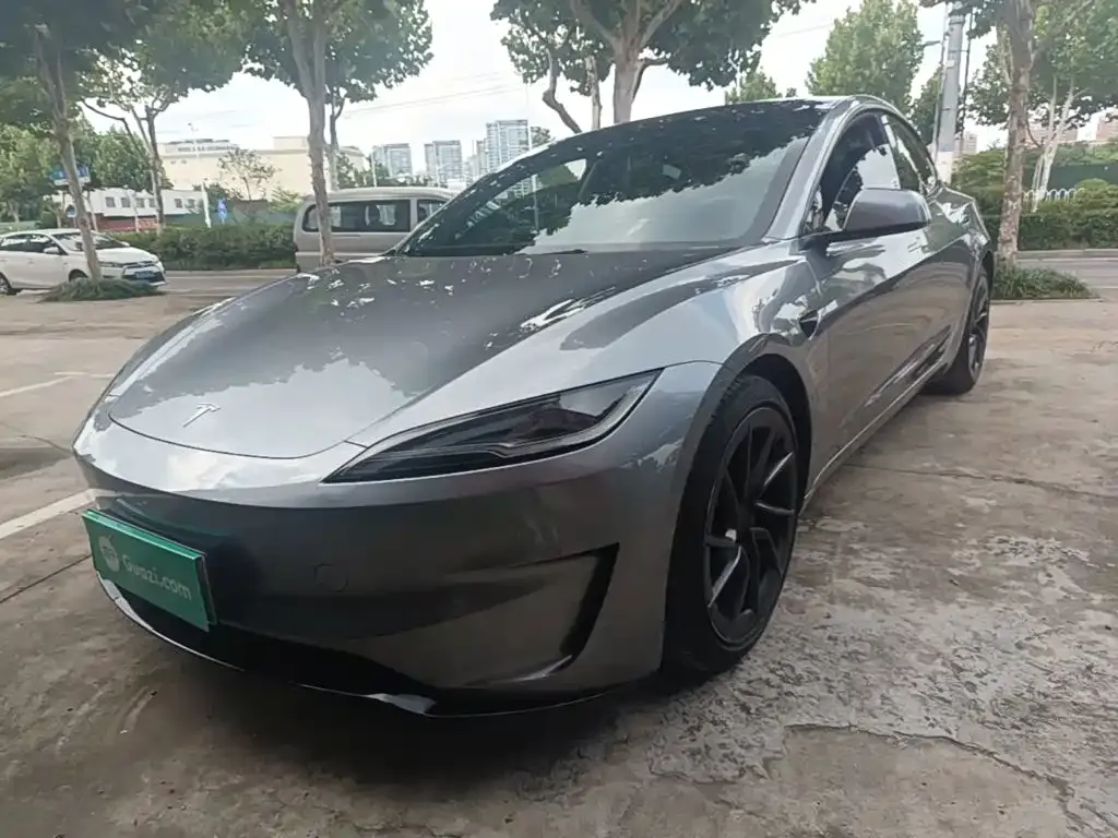 Tesla Model 3 — фото 1