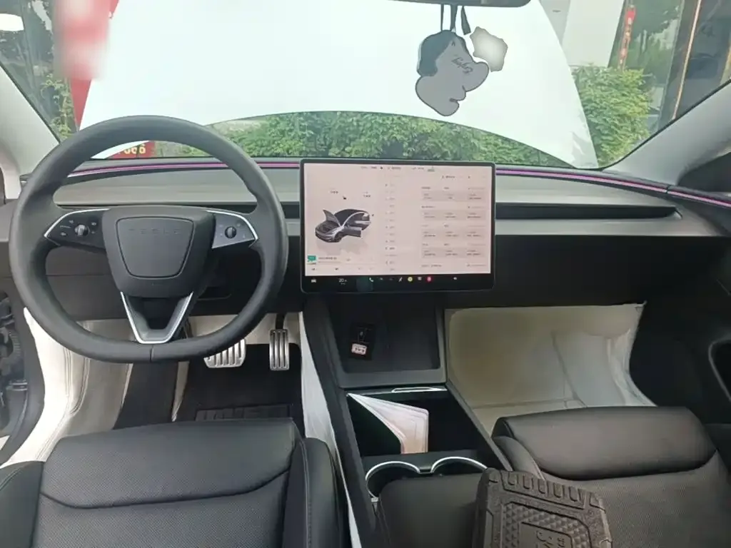 Tesla Model 3 — фото 9