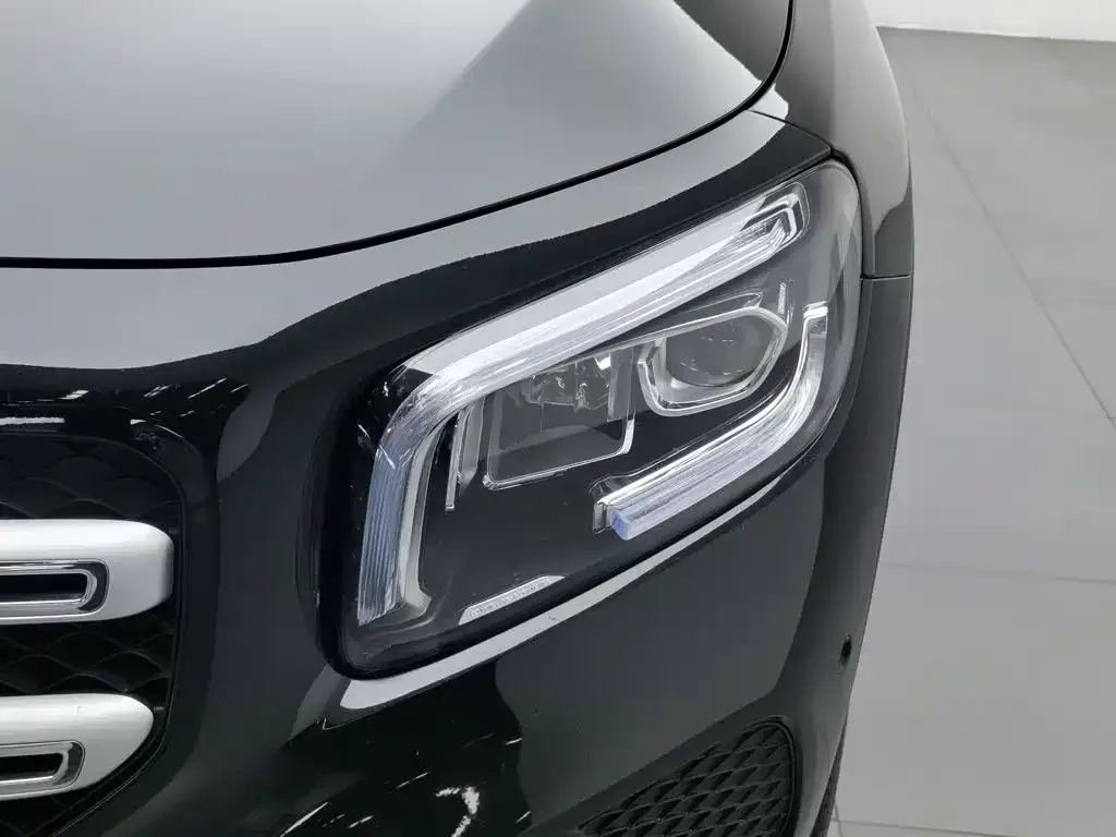 Mercedes-Benz GLB — фото 5