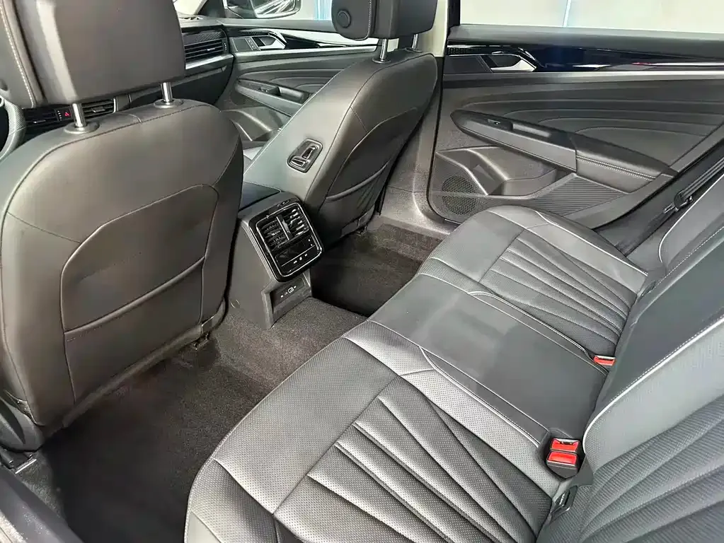 Volkswagen Passat — фото 6