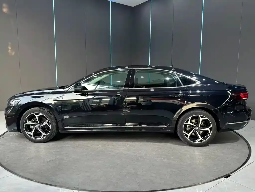 Volkswagen Passat — фото 9
