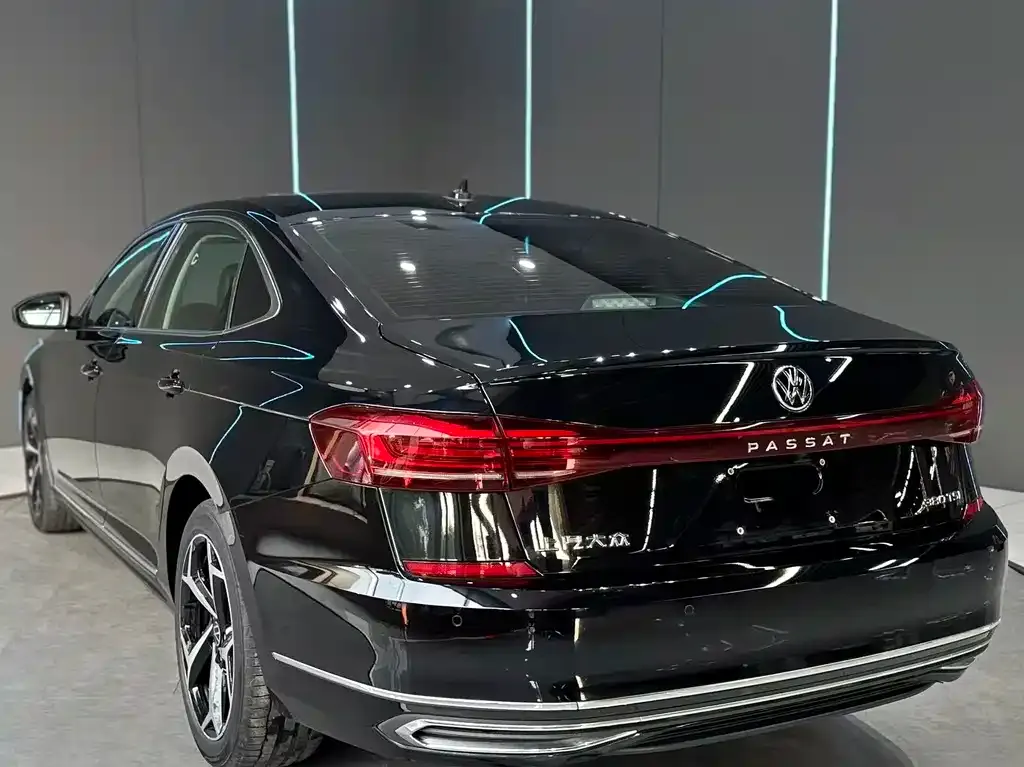 Volkswagen Passat — фото 2