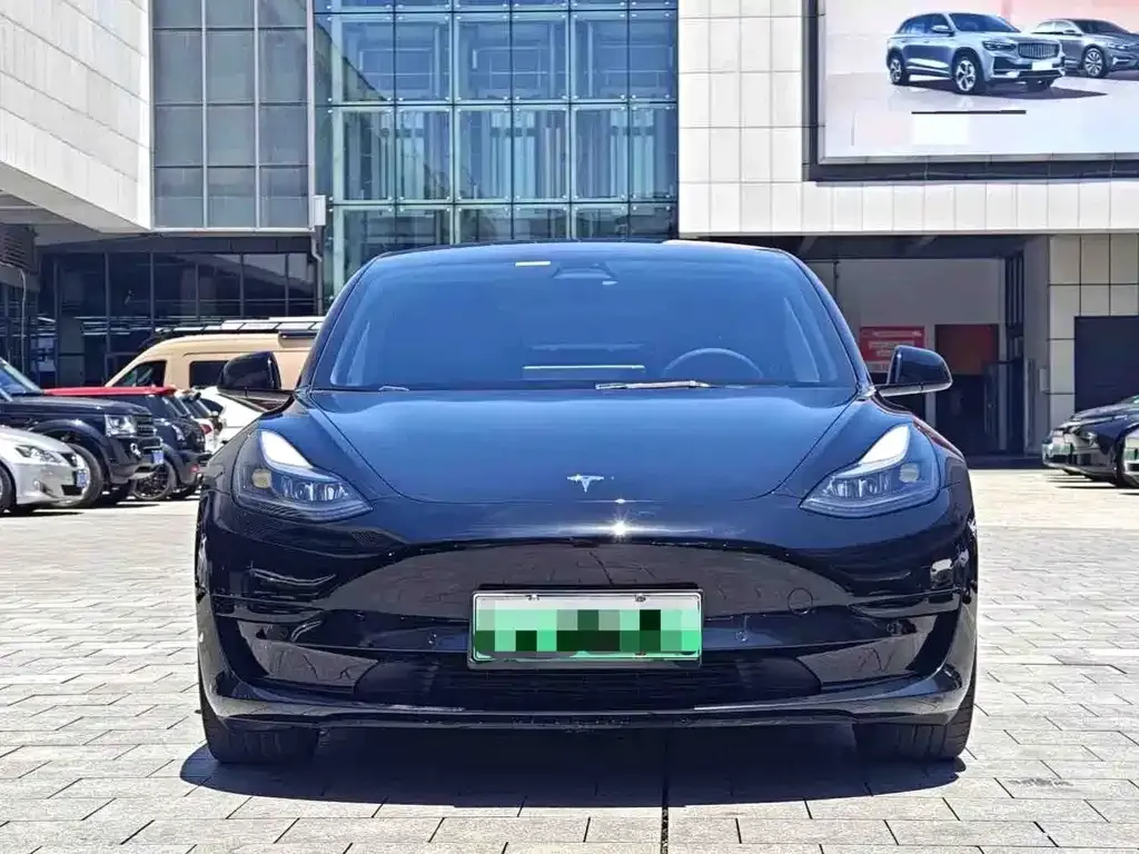 Tesla Model 3 — фото 3