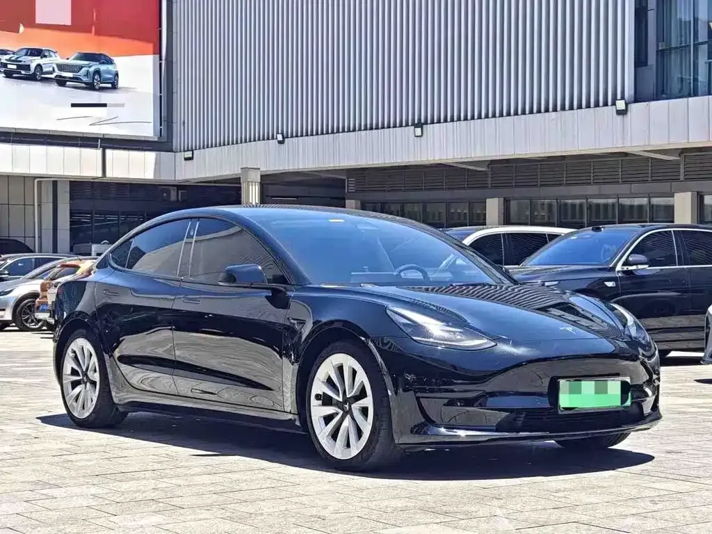 Tesla Model 3 — фото 4