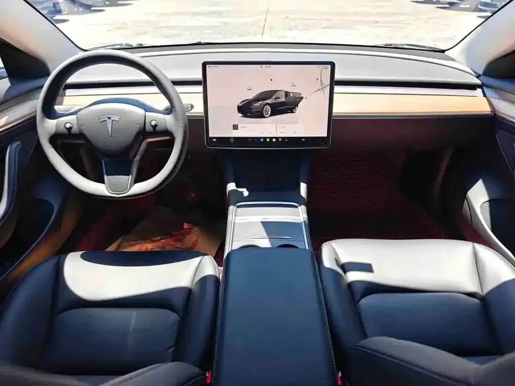 Tesla Model 3 — фото 2