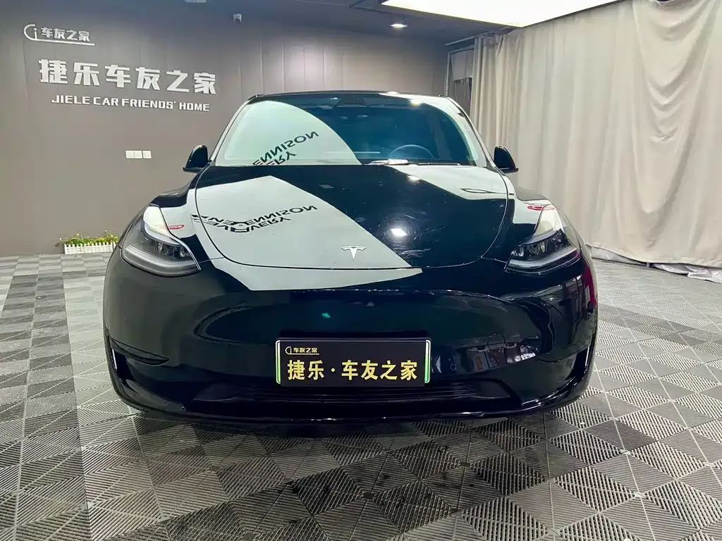 Tesla Model Y — фото 9