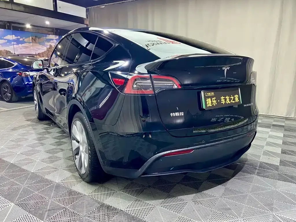 Tesla Model Y — фото 7