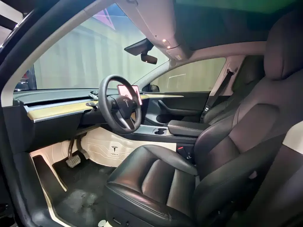 Tesla Model Y — фото 2