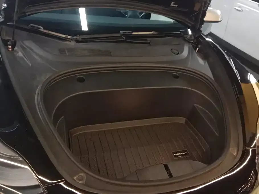 Tesla Model 3 — фото 6