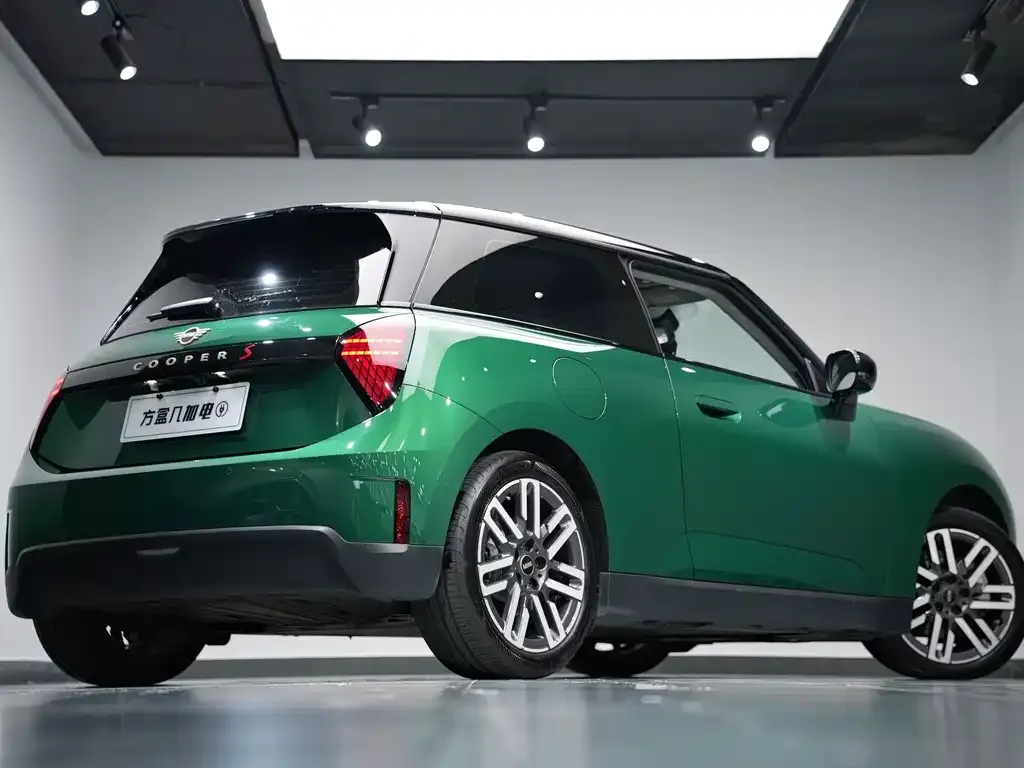 MINI Cooper EV — фото 10