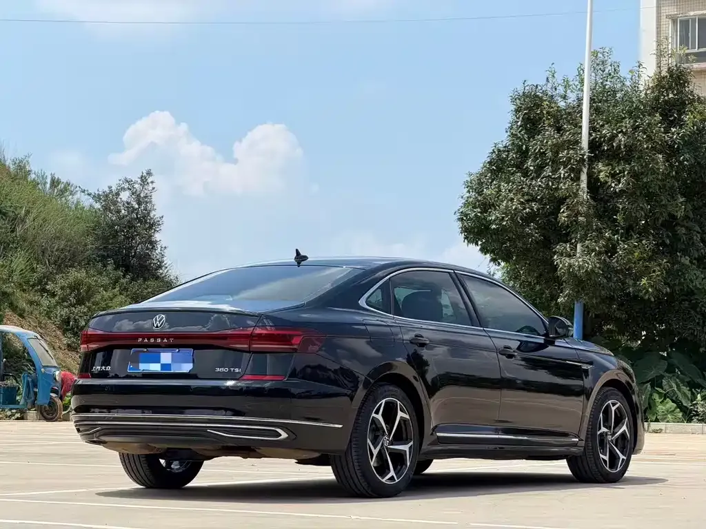 Volkswagen Passat — фото 6