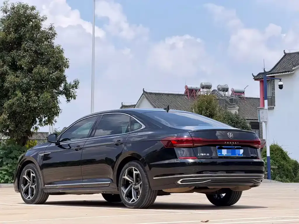 Volkswagen Passat — фото 8