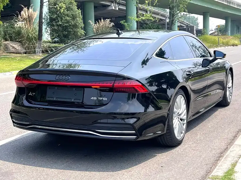 Audi A7 — фото 7