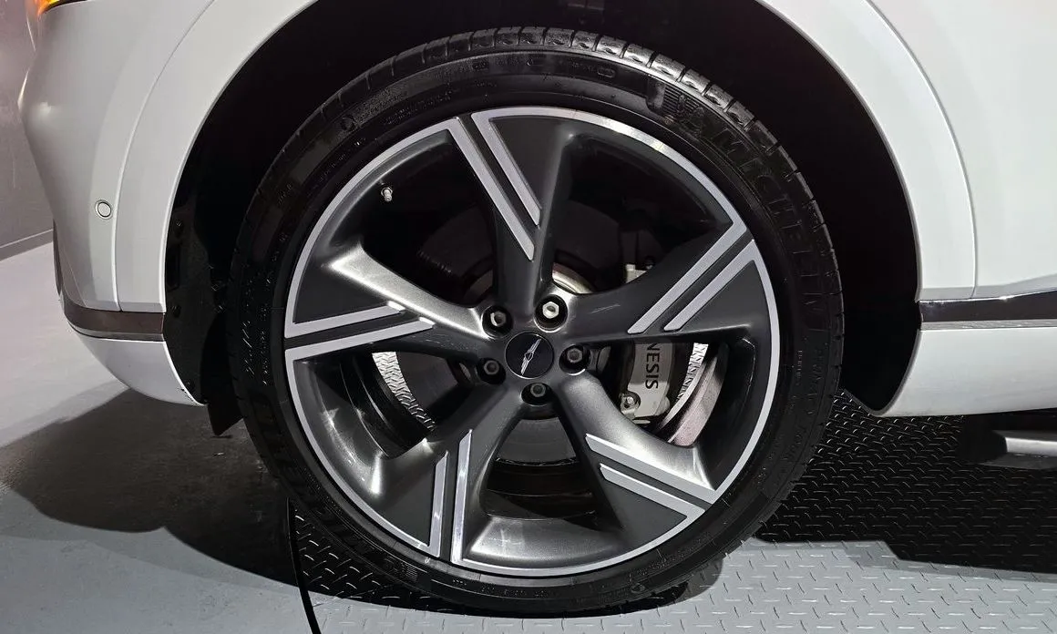 Genesis GV80 — фото 10