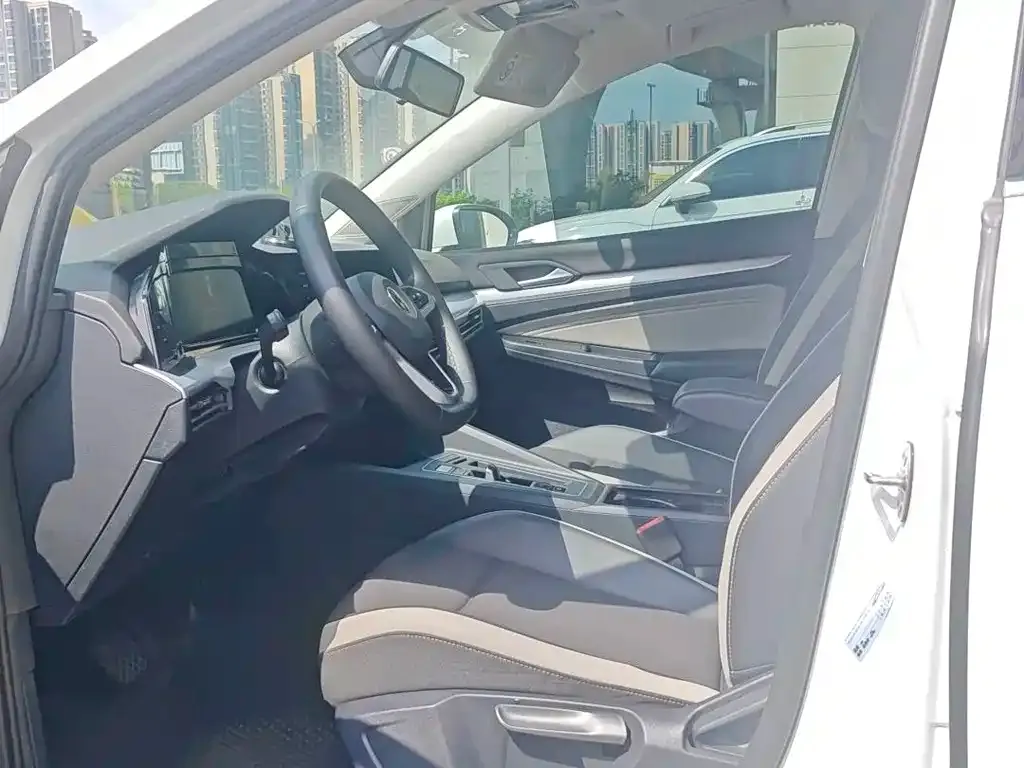Volkswagen Golf — фото 10