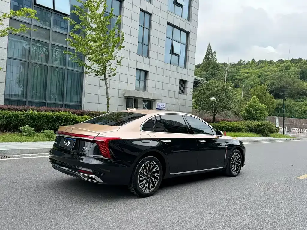Hongqi H5 — фото 10