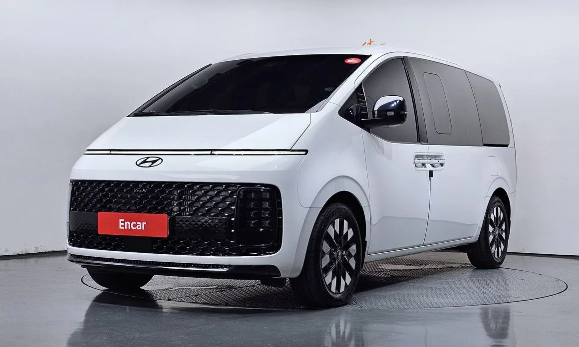 Hyundai Staria — фото 1