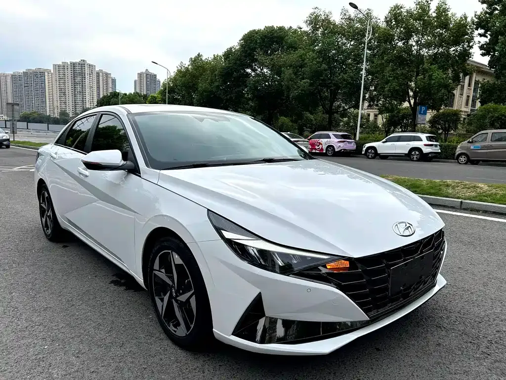 Hyundai Elantra — фото 9