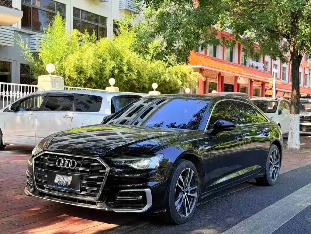 Audi A6L — фото 1