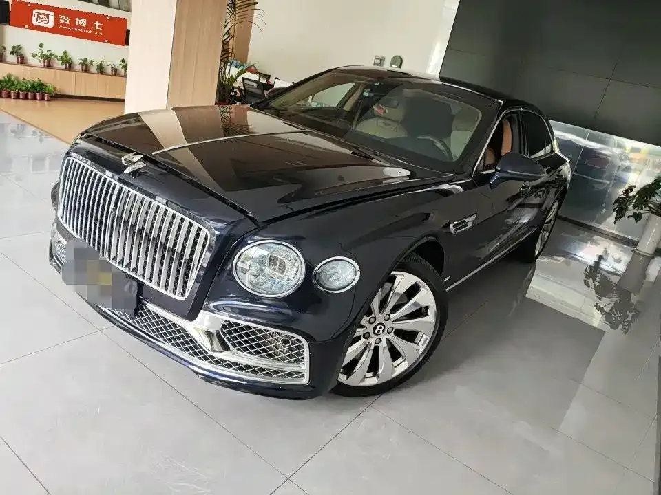 Bentley Flying Spur — фото 1