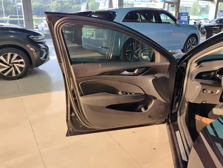 Buick Regal — фото 10
