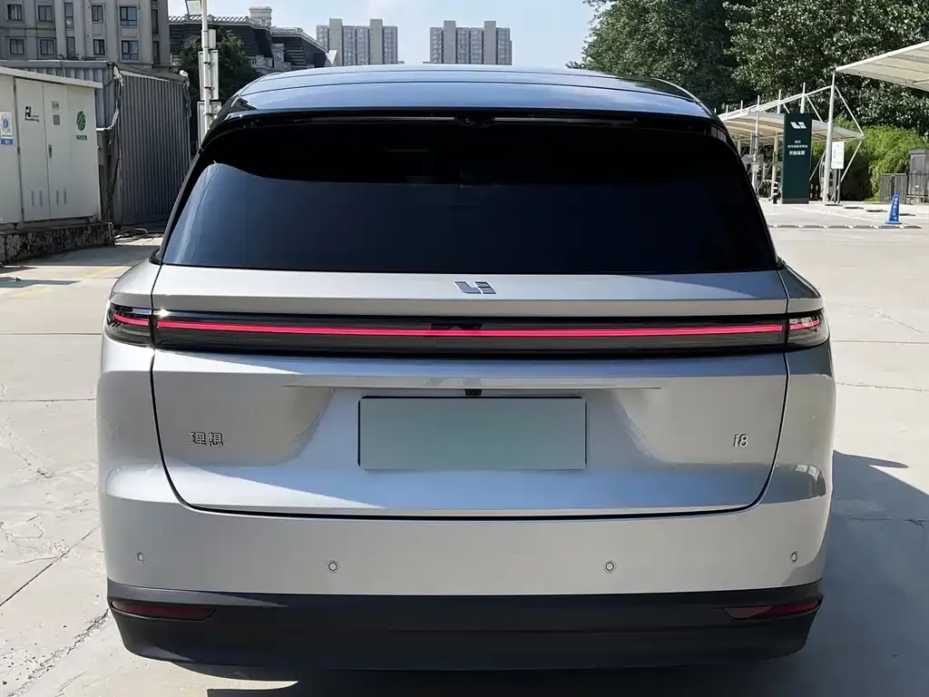 Li Auto i8 — фото 4