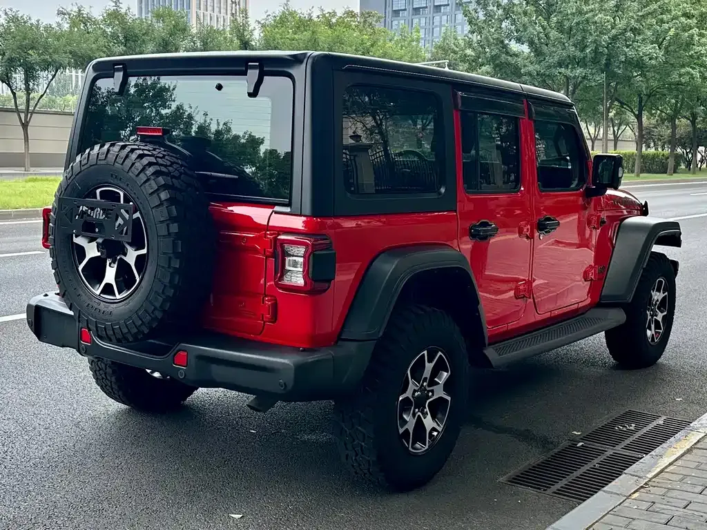 Jeep Wrangler — фото 10