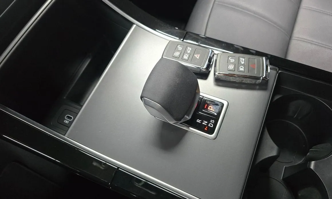 Land Rover Range Rover Evoque — фото 10