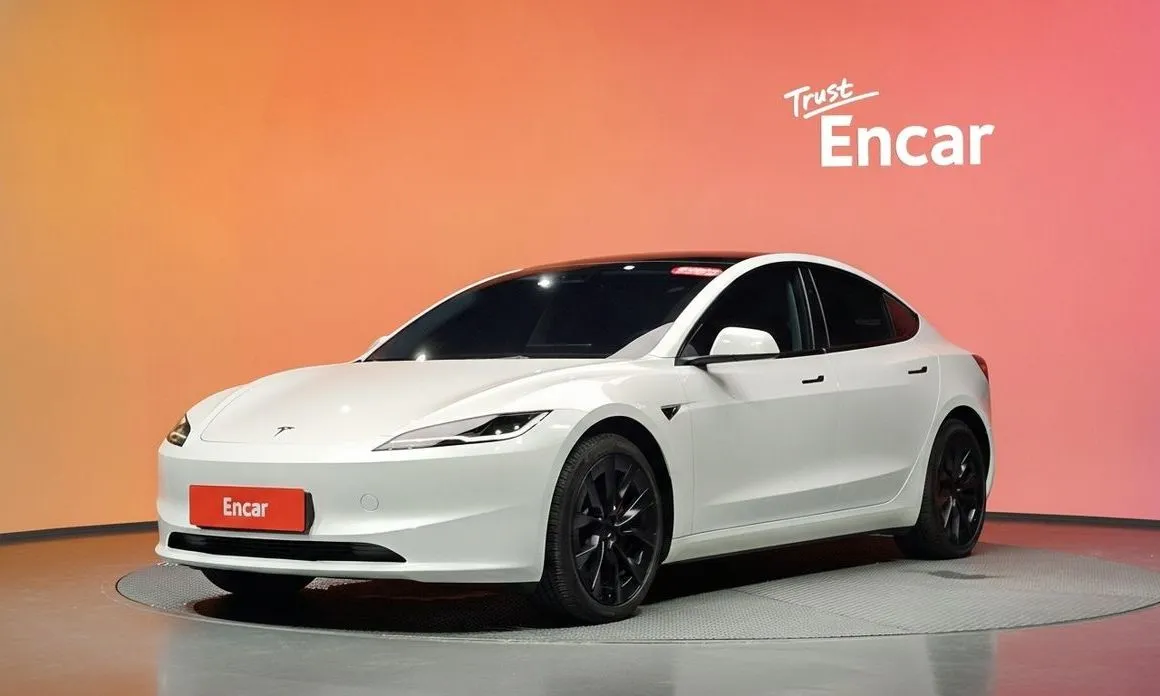 Tesla Model 3 — фото 1