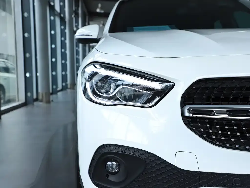 Mercedes-Benz GLA — фото 6