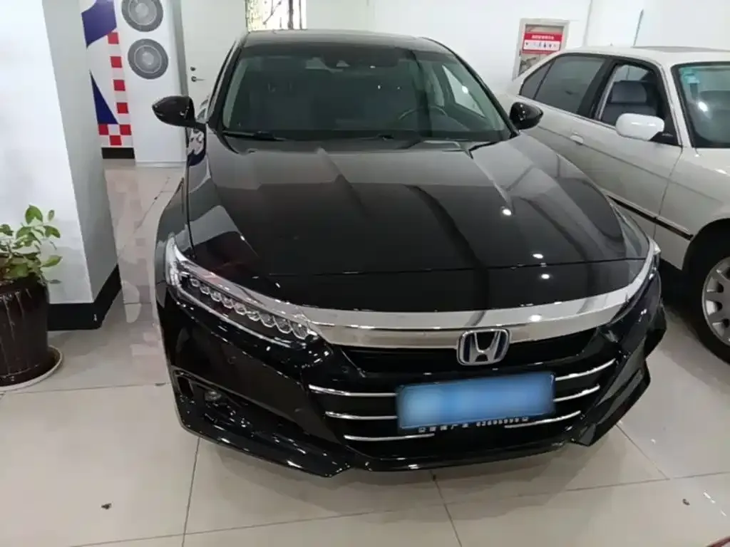 Honda Accord — фото 10