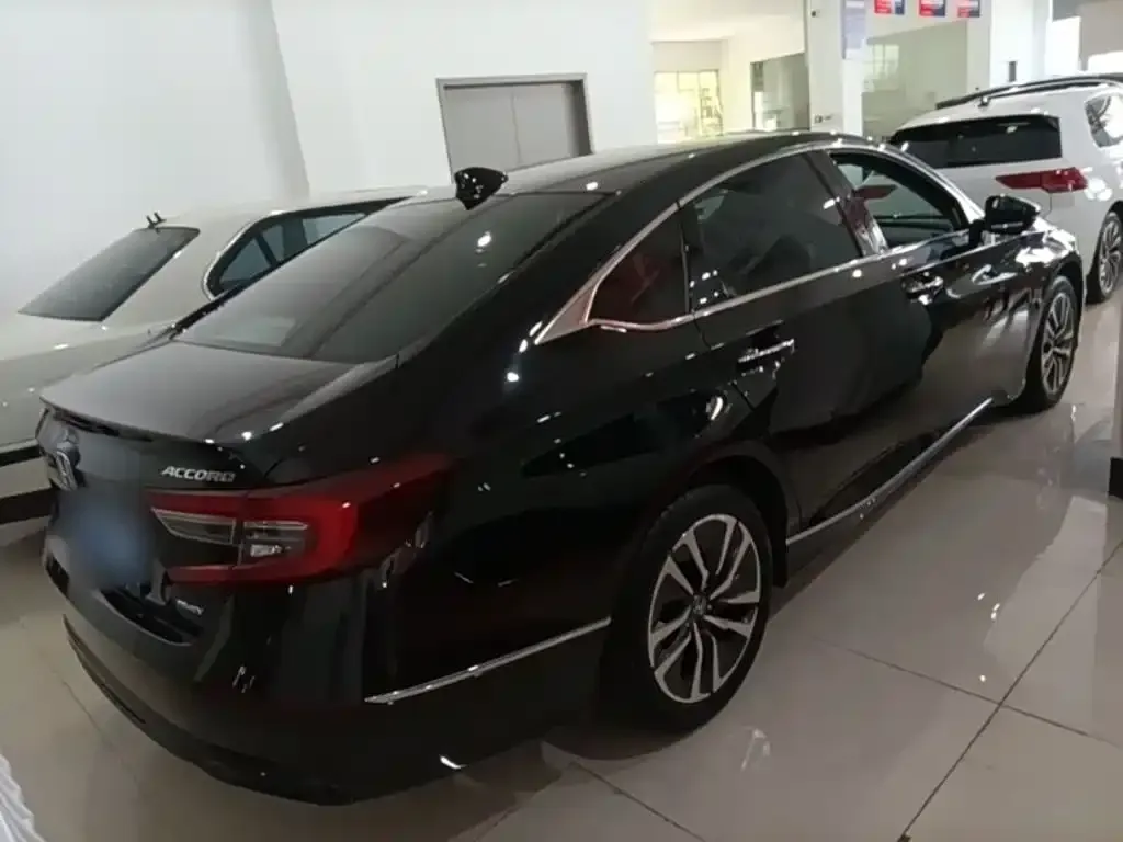 Honda Accord — фото 9