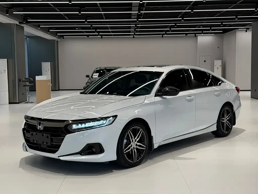 Honda Accord — фото 1