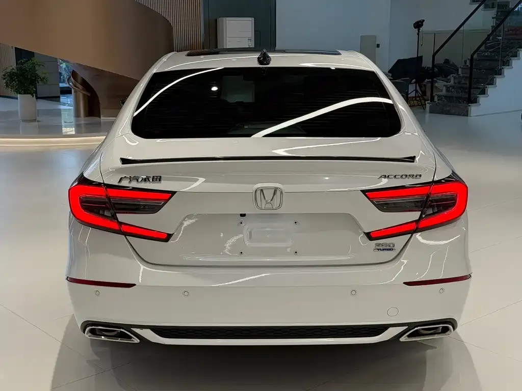 Honda Accord — фото 2
