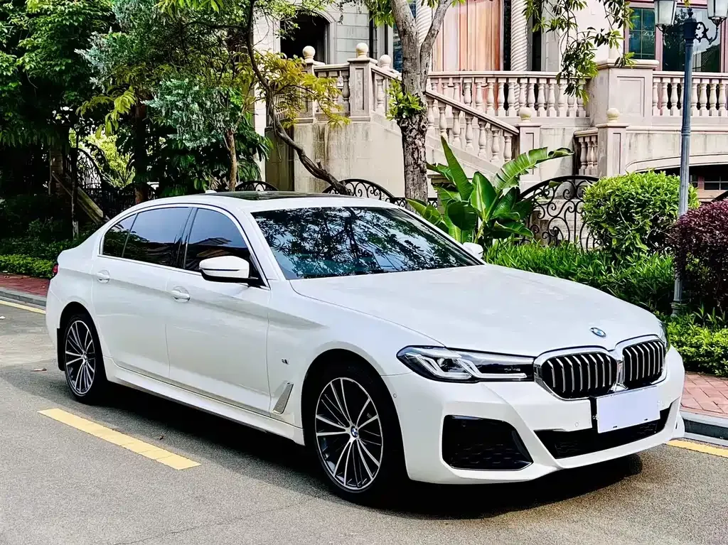 BMW 5 Series — фото 6