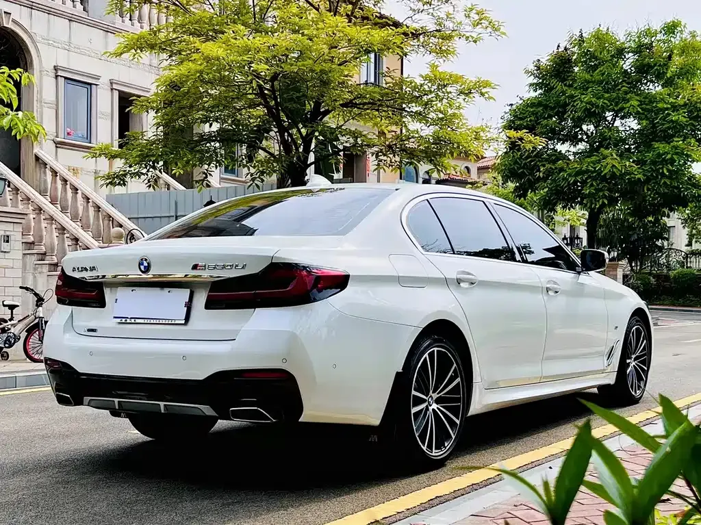 BMW 5 Series — фото 4