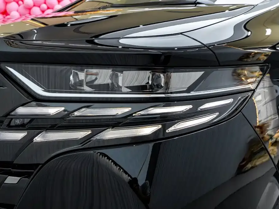 Toyota Alphard — фото 7