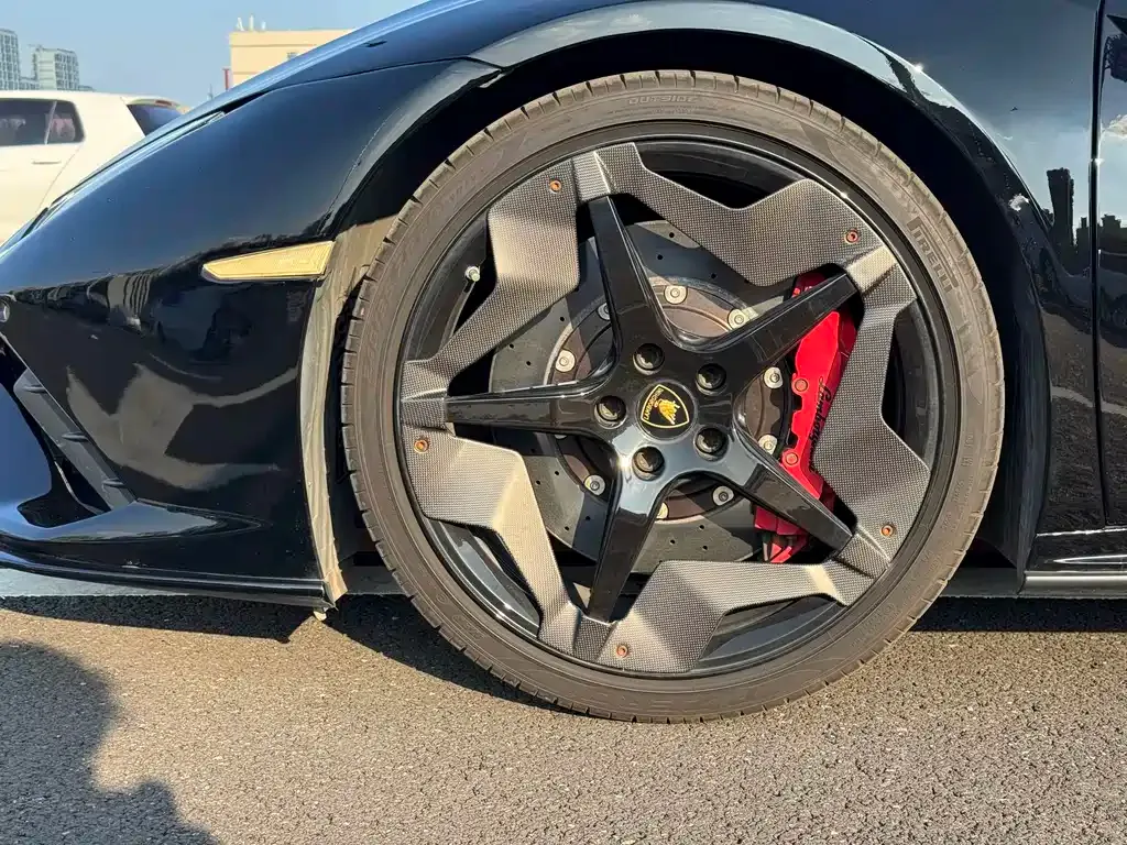 Lamborghini Huracan — фото 9