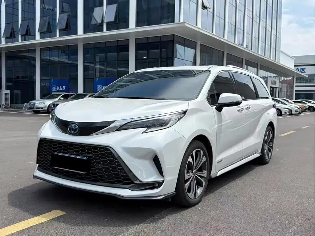 Toyota Granvia — фото 2