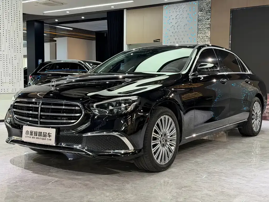 Mercedes-Benz E-Class — фото 1