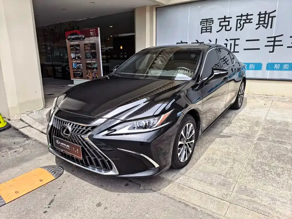 Lexus ES — фото 1