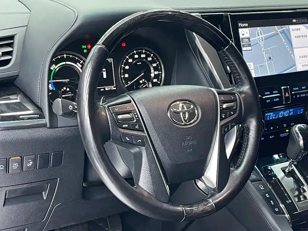 Toyota Vellfire — фото 8