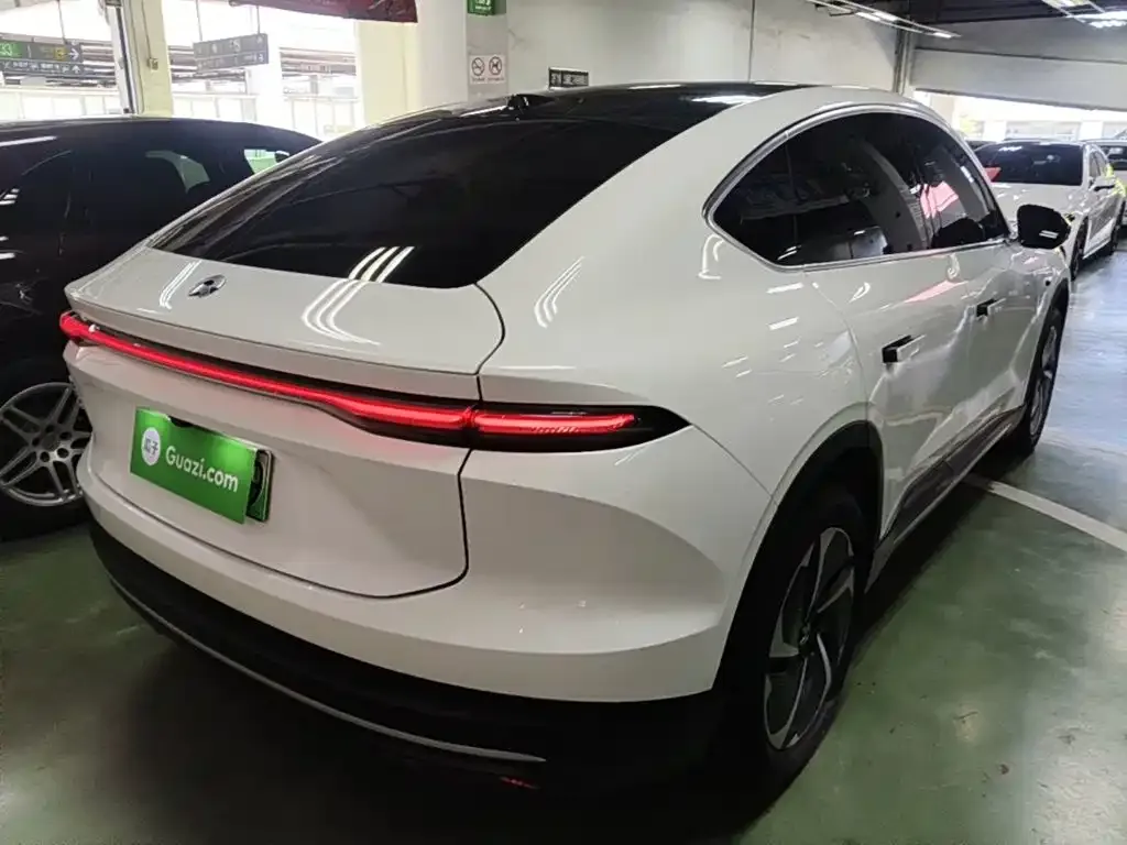 NIO EC6 — фото 10