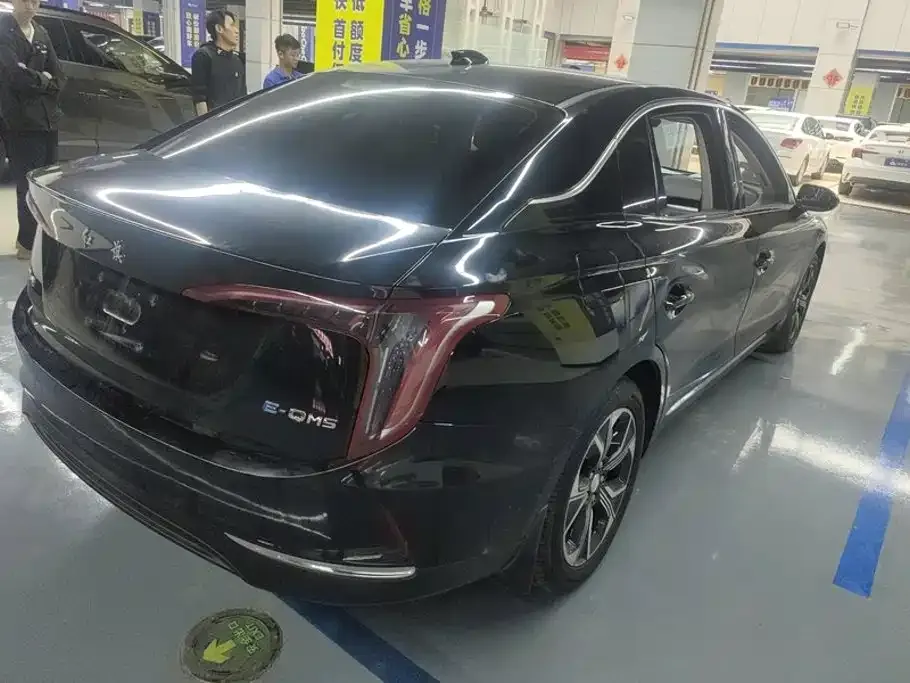 Hongqi E-QM5 — фото 5